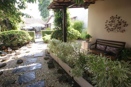 Casa à venda com 564m², 4 quartos e 3 vagas Casa à venda com 564m², 4 quartos e 3 vagasJardim