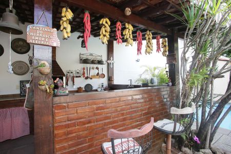 Casa à venda com 564m², 4 quartos e 3 vagas Casa à venda com 564m², 4 quartos e 3 vagasÁrea Gourmet - Churrasqueira