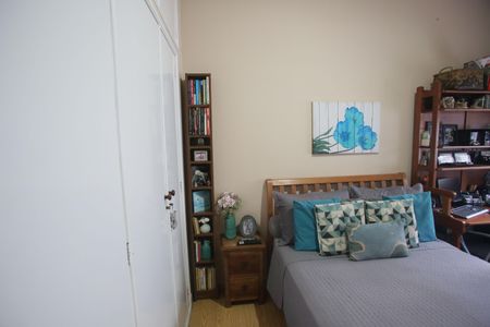 Casa à venda com 564m², 4 quartos e 3 vagas Casa à venda com 564m², 4 quartos e 3 vagasSuíte 1