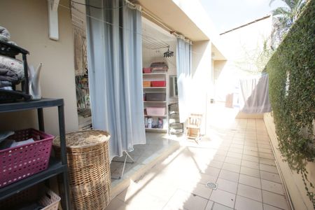 Casa à venda com 564m², 4 quartos e 3 vagas Casa à venda com 564m², 4 quartos e 3 vagasÁrea de Serviço