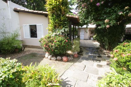 Casa à venda com 564m², 4 quartos e 3 vagas Casa à venda com 564m², 4 quartos e 3 vagasJardim