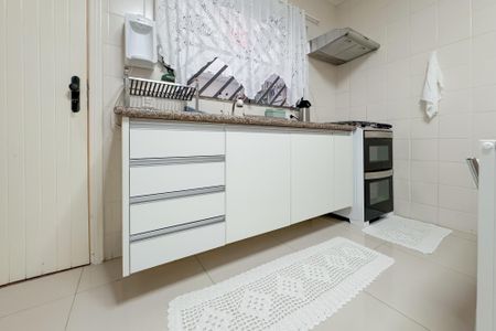 Casa à venda com 100m², 3 quartos e 2 vagasCozinha - Armários