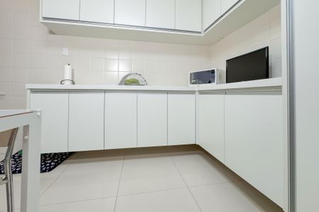 Casa à venda com 100m², 3 quartos e 2 vagasCozinha - Armários