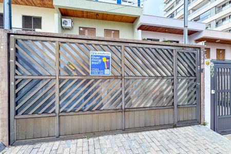 Casa à venda com 100m², 3 quartos e 2 vagasFachada + Plaquinha