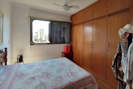 Apartamento à venda com 180m², 4 quartos e 2 vagas Apartamento à venda com 180m², 4 quartos e 2 vagasQuarto Suíte