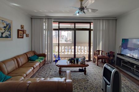 Apartamento à venda com 180m², 4 quartos e 2 vagas Apartamento à venda com 180m², 4 quartos e 2 vagasSala de Estar