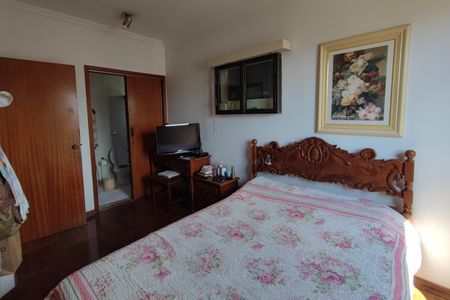 Apartamento à venda com 180m², 4 quartos e 2 vagas Apartamento à venda com 180m², 4 quartos e 2 vagasQuarto Suíte