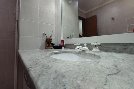 Apartamento à venda com 180m², 4 quartos e 2 vagas Apartamento à venda com 180m², 4 quartos e 2 vagasBanheiro Social