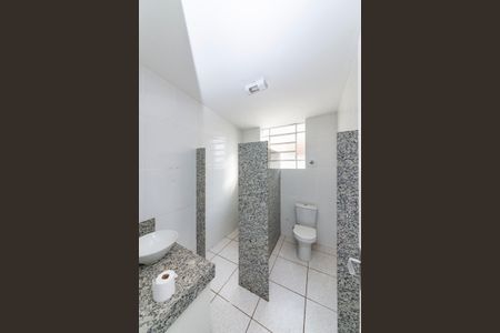 Casa para alugar com 341m², 4 quartos e 2 vagasBanheiro Social 1