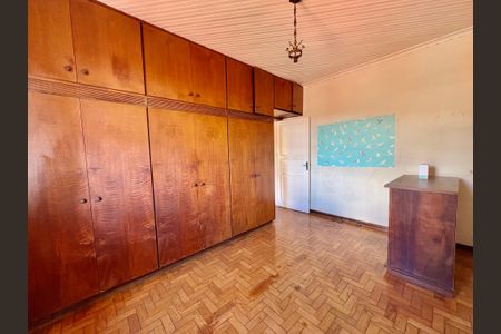 Casa à venda com 350m², 4 quartos e 1 vagaQuarto 2