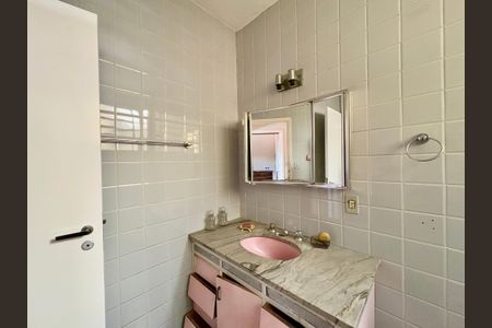 Casa à venda com 350m², 4 quartos e 1 vagaBanheiro Social