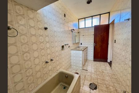 Casa à venda com 350m², 4 quartos e 1 vagaBanheiro da Suíte