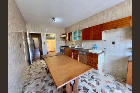 Casa à venda com 350m², 4 quartos e 1 vagaCozinha