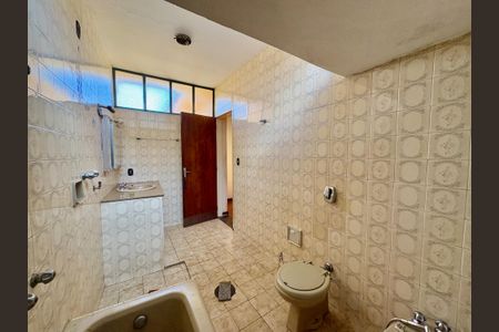 Casa à venda com 350m², 4 quartos e 1 vagaBanheiro da Suíte