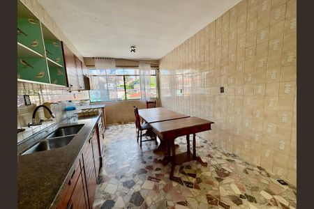 Casa à venda com 350m², 4 quartos e 1 vagaCozinha