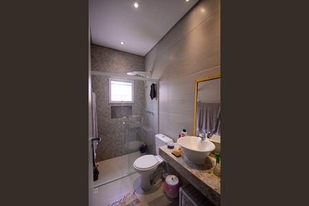 Casa à venda com 270m², 3 quartos e 4 vagasBanheiro da Suíte 1