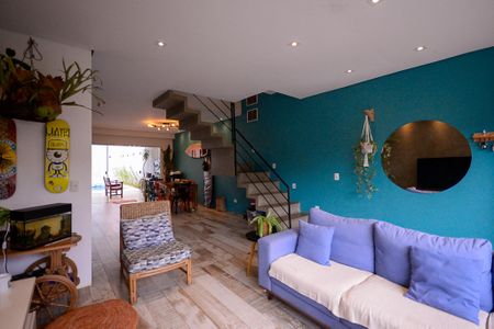 Sala de casa à venda com 3 quartos, 270m² em Bosque da Saúde, São Paulo