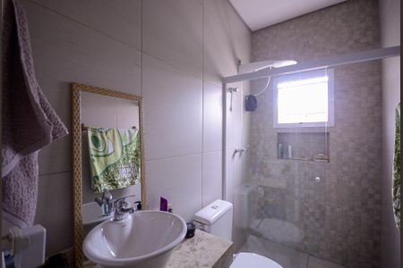 Casa à venda com 270m², 3 quartos e 4 vagasBanheiro da Suíte 2