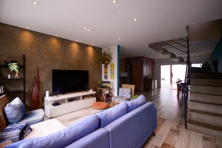 Casa à venda com 270m², 3 quartos e 4 vagasSala