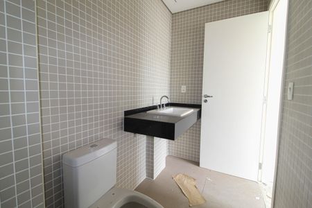 Apartamento à venda com 168m², 2 quartos e 2 vagasBanheiro da Suíte 1