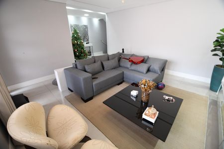 Casa à venda com 400m², 4 quartos e 5 vagasSala