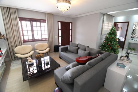 Casa à venda com 400m², 4 quartos e 5 vagasSala