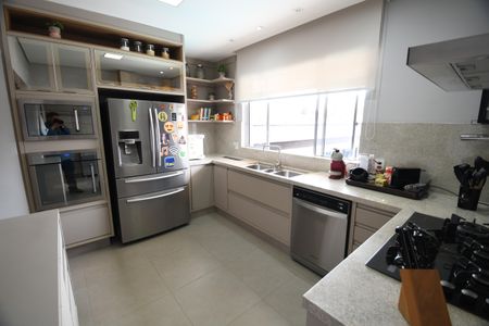 Casa à venda com 400m², 4 quartos e 5 vagasCozinha