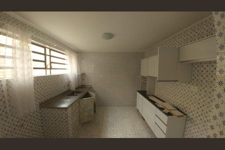 Casa à venda com 180m², 3 quartos e 2 vagas Casa à venda com 180m², 3 quartos e 2 vagasCozinha