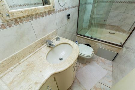 Apartamento à venda com 74m², 2 quartos e 1 vaga Apartamento à venda com 74m², 2 quartos e 1 vagaBanheiro 2