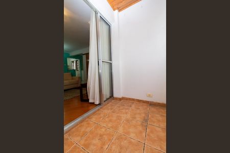 Apartamento à venda com 74m², 2 quartos e 1 vaga Apartamento à venda com 74m², 2 quartos e 1 vagaVaranda