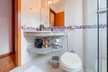 Casa à venda com 204m², 3 quartos e 3 vagasBanheiro Corredor