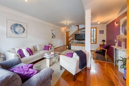 Casa à venda com 204m², 3 quartos e 3 vagasSala