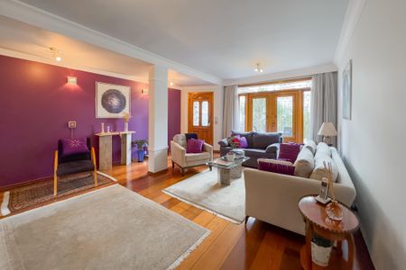 Casa à venda com 204m², 3 quartos e 3 vagasSala