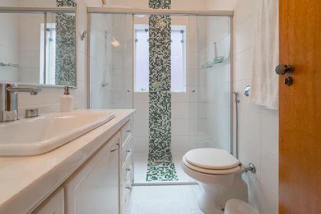 Casa à venda com 204m², 3 quartos e 3 vagasBanheiro da Suíte