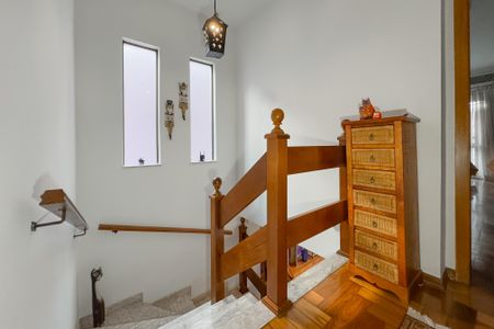 Casa à venda com 204m², 3 quartos e 3 vagasEscada
