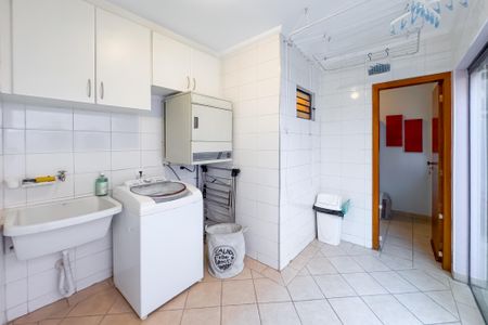 Casa à venda com 204m², 3 quartos e 3 vagasÁrea de Serviço