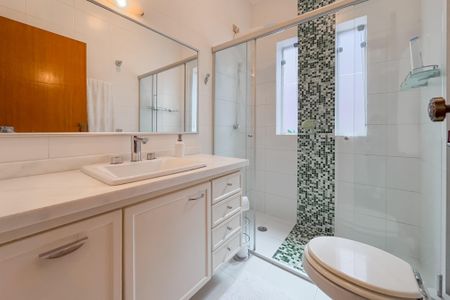 Casa à venda com 204m², 3 quartos e 3 vagasBanheiro da Suíte