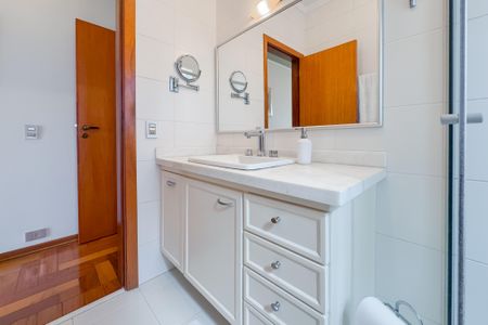 Casa à venda com 204m², 3 quartos e 3 vagasBanheiro da Suíte