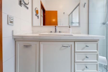 Casa à venda com 204m², 3 quartos e 3 vagasBanheiro da Suíte