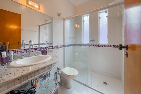 Casa à venda com 204m², 3 quartos e 3 vagasBanheiro Corredor