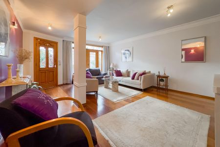 Casa à venda com 204m², 3 quartos e 3 vagasSala