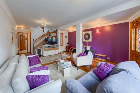 Casa à venda com 204m², 3 quartos e 3 vagasSala