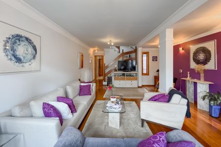 Casa à venda com 204m², 3 quartos e 3 vagasSala