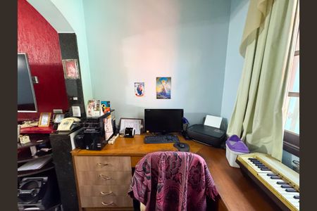 Casa à venda com 326m², 5 quartos e 4 vagasEscritório