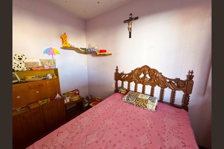 Casa à venda com 326m², 5 quartos e 4 vagasQuarto 2