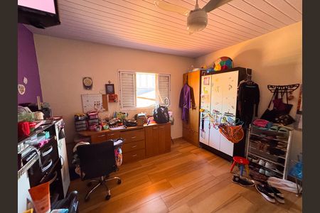 Casa à venda com 326m², 5 quartos e 4 vagasEdícula