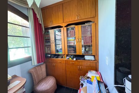 Casa à venda com 326m², 5 quartos e 4 vagasEscritório