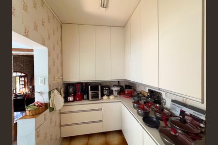 Casa à venda com 326m², 5 quartos e 4 vagasCozinha