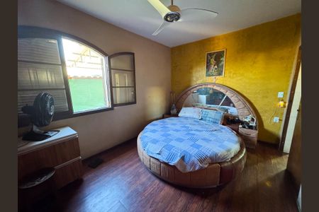 Casa à venda com 326m², 5 quartos e 4 vagasQuarto 3