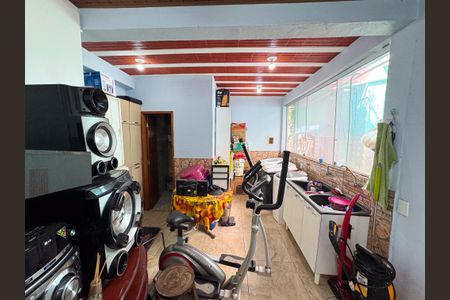 Casa à venda com 326m², 5 quartos e 4 vagasÁrea de Serviço